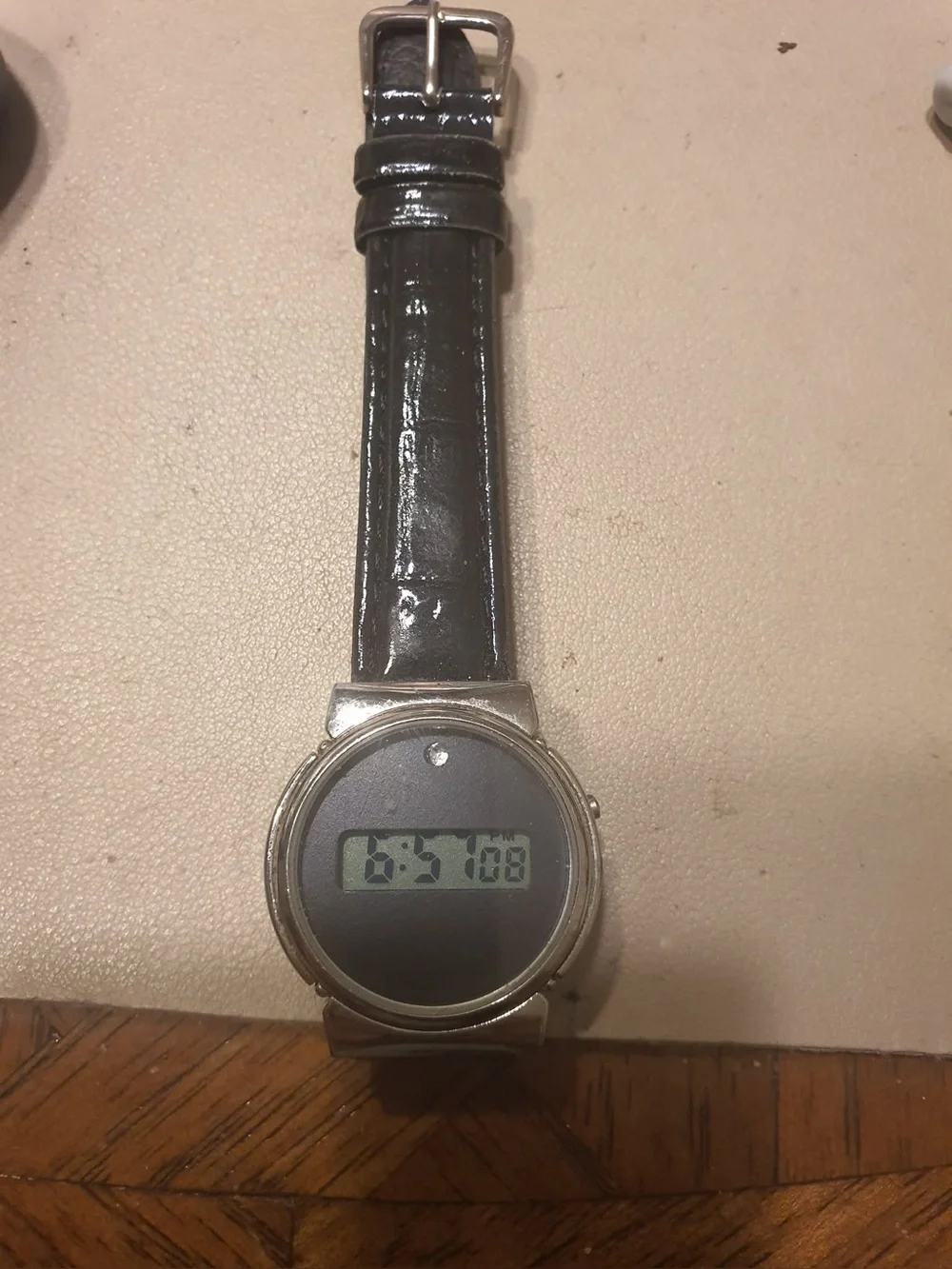 🦋10/$20🦋 Silver/Grey Diamond Leather Digital Women's Watch.
